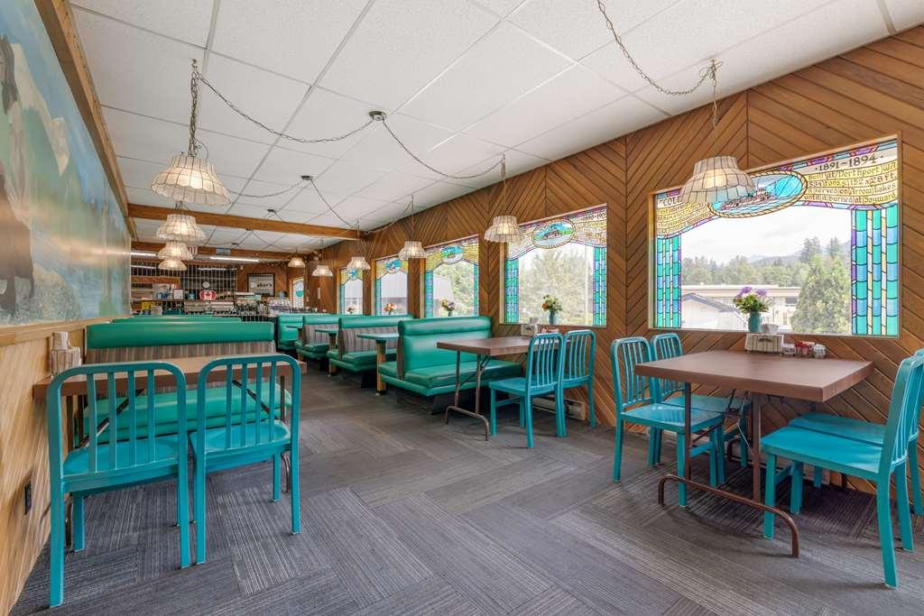 Stoke Hotel Surestay Collection By Best Western Revelstoke Restaurant bilde
