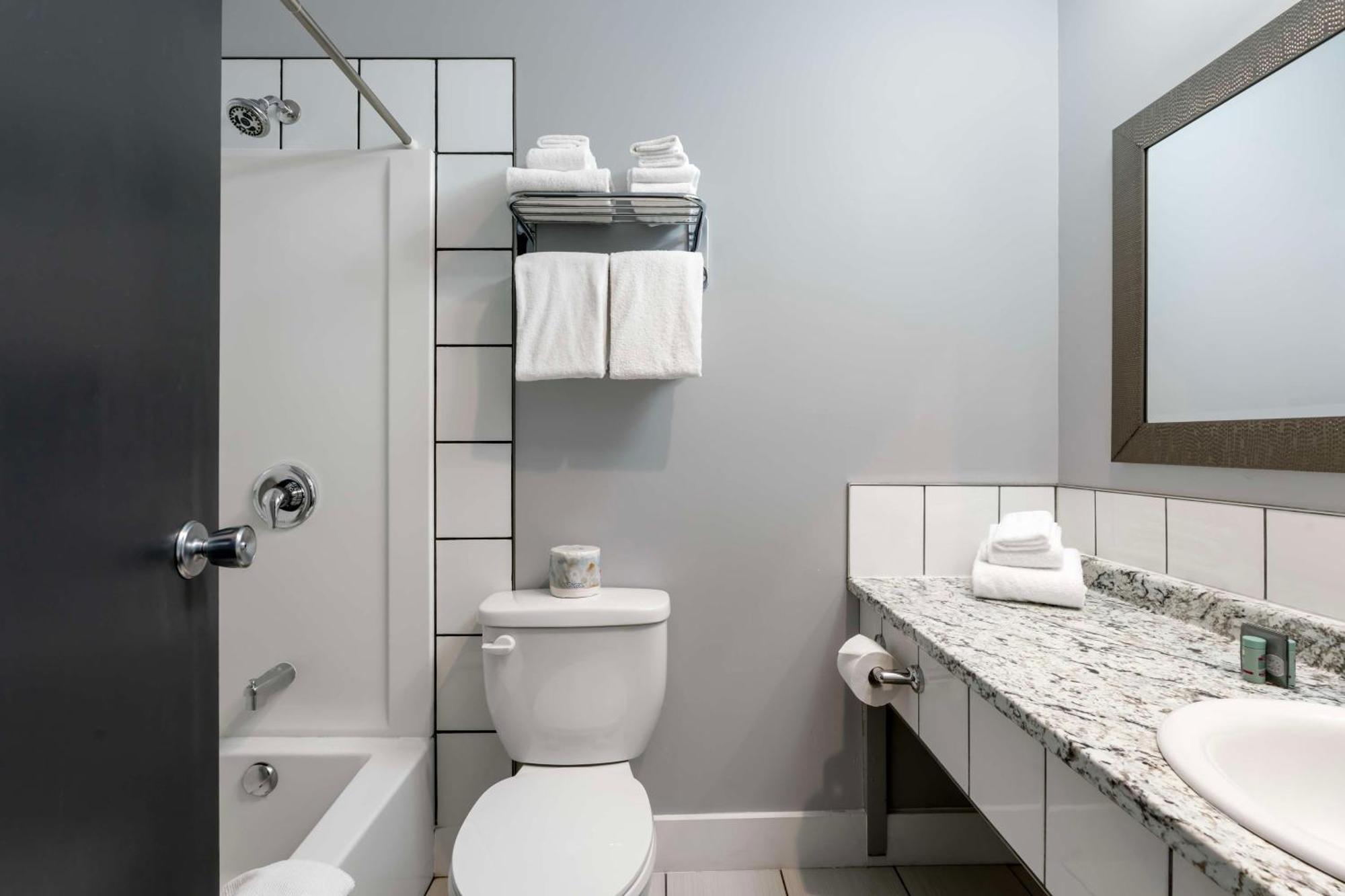 Stoke Hotel Surestay Collection By Best Western Revelstoke Eksteriør bilde